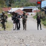 Satgas Operasi Damai Cartenz Jaga Keamanan Bandara Bilogai, Pastikan Akses Logistik Warga Intan Jaya Tetap Lancar