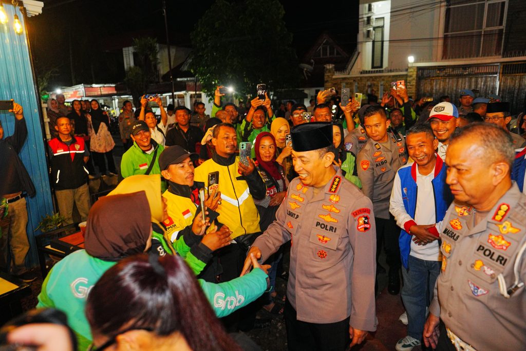 Momen Kapolri Interaksi-Serap Aspirasi Ojol di Kedai Ado Presisi 
