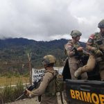 Patroli Humanis di Intan Jaya, Satgas Ops Damai Cartenz Duduk dan Berdialog dengan Warga