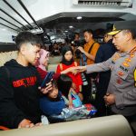 Tinjau Stasiun Surabaya Gubeng, Kapolri Instruksikan Beri Pelayanan Maksimal ke Pemudik