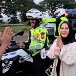 Tertinggal di Rest Area, Pemudik Asal Indramayu Diselamatkan Polisi dan Diantar Susul Keluarga