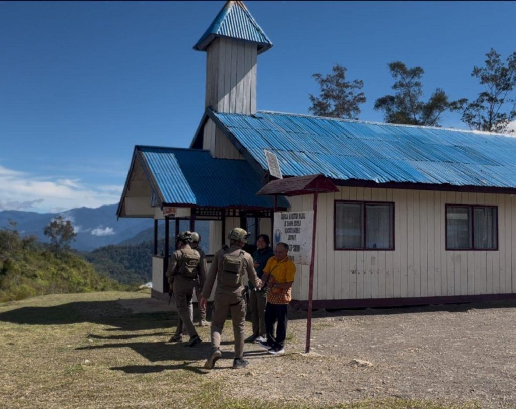 Humanis dan Presisi, Satgas Ops Damai Cartenz 2026 Hadirkan Rasa Aman dalam Patroli dan Pengamanan Ibadah di Sinak