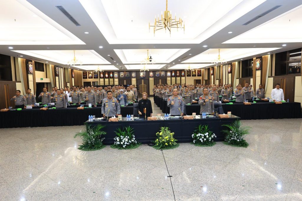 WAKAPOLRI BUKA RAKERNIS EMPAT FUNGSI PUSAT POLRI 2026, TEGASKAN PENGUATAN ORGANISASI DAN BERI PENGHARGAAN IKPA TERBAIK
