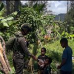 Sentuhan Humanis dan Patroli Dialogis, Satgas Damai Cartenz Hadir Jaga Keamanan di Sinak