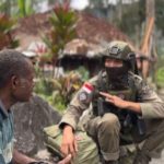Patroli Humanis Satgas Ops Damai Cartenz-2026 di Sinak Perkuat Kedekatan dengan Masyarakat
