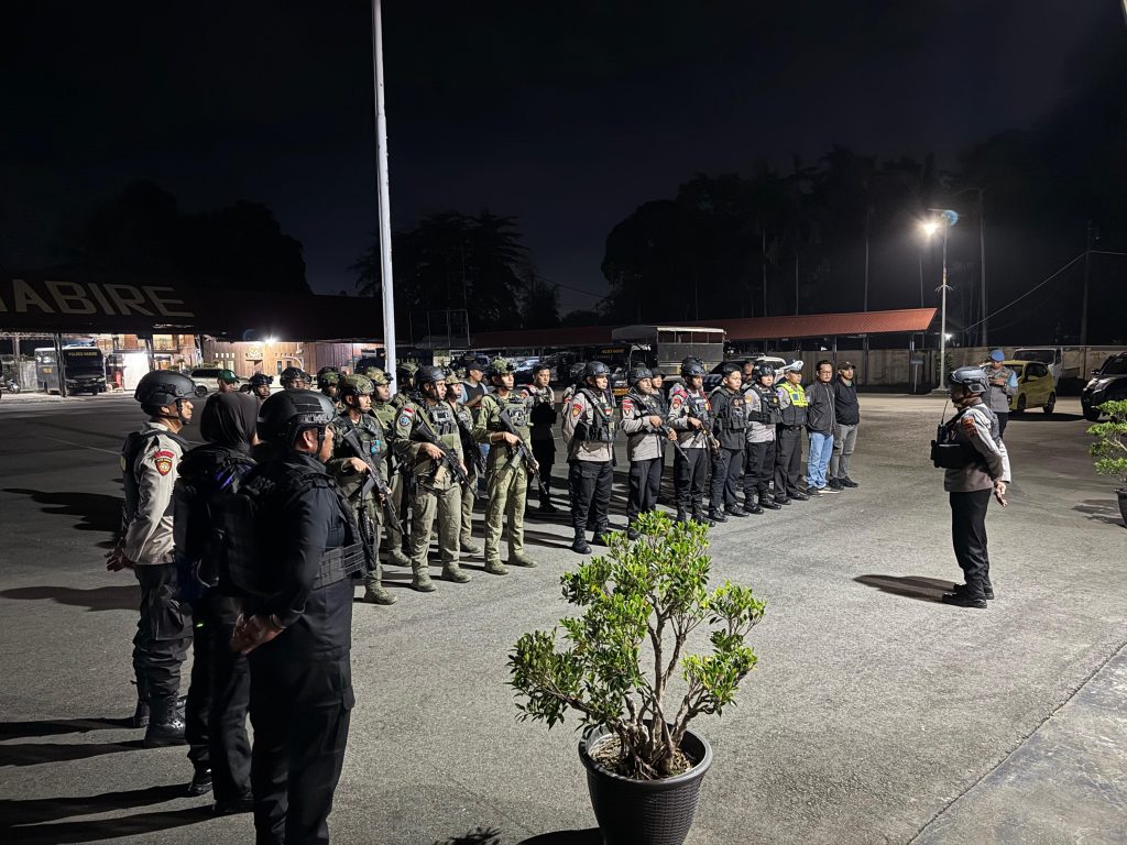 Patroli Gabungan dan Razia Malam di Nabire, Satgas Ops Damai Cartenz 2026 Amankan Senjata Tajam