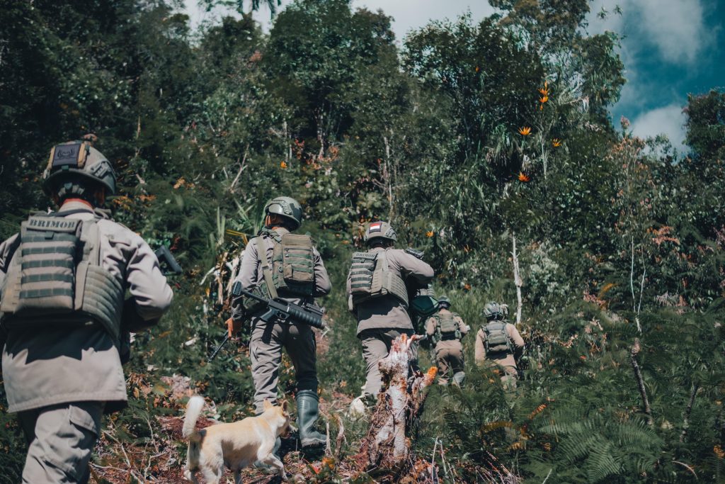 Patroli Humanis Ops Damai Cartenz 2026 Perkuat Stabilitas Keamanan di Distrik Kiwirok