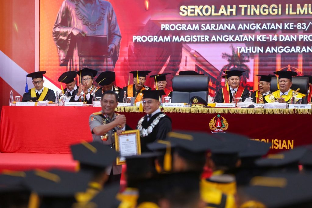 Kapolda Riau Gaungkan Polisi sebagai Penjaga Peradaban di Wisuda dan Dies Natalis ke-80 STIK Polri