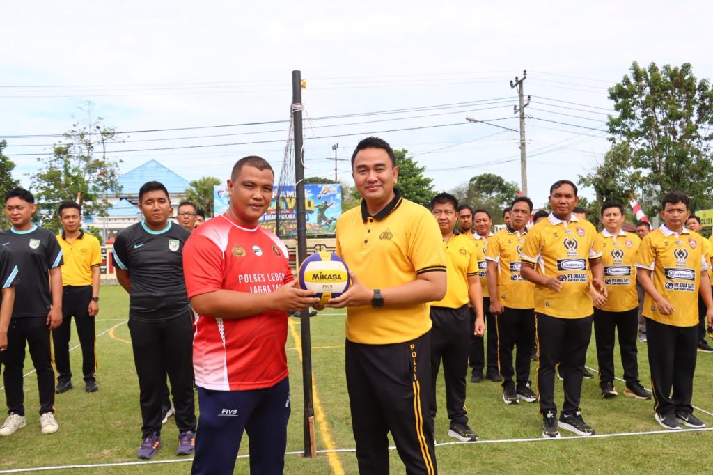 Kapolres Lebong Resmi Buka Turnamen Bola Voli Kapolres Cup Hari Bhayangkara Ke-80.