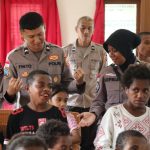 Momentum Hari Bhayangkara ke-80, Satgas Ops Damai Cartenz Pererat Kedekatan dengan Masyarakat Lewat Bakti Sosial
