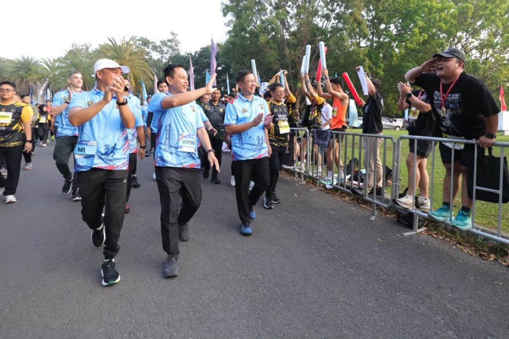 Kapolda Sumsel Bersama Forkopimda Sapa Ribuan Peserta Sumsel Bhayangkara Run, Kuatkan Kolaborasi dan Soliditas Bumi Sriwijaya
