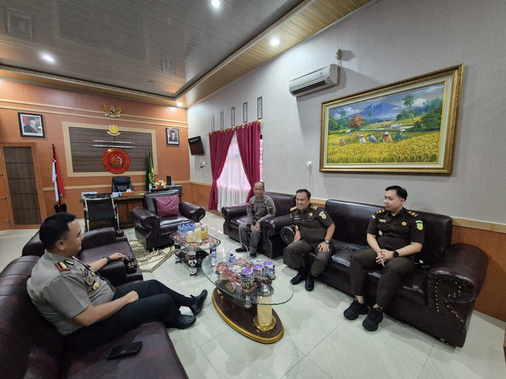 Kapolres Lebong Pererat Sinergitas, Jalin Silaturahmi dengan Kejaksaan Negeri Lebong