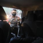 Humanis dan Responsif, Kapolda Bengkulu Berikan Pertolongan kepada Korban Laka di Pantai Panjang