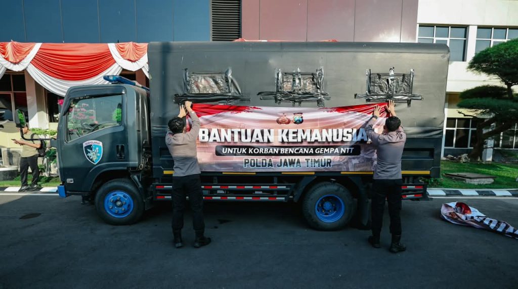 Polda Jatim Kirim Bantuan Kemanusiaan ke NTT, Siapkan Dapur Lapangan hingga Tim Trauma Healing