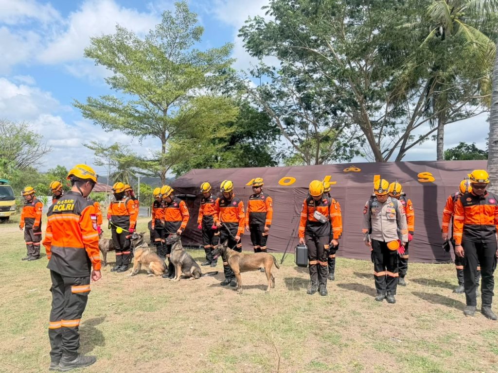 K-9 SAR Polri Perkuat Operasi Kemanusiaan Pascagempa NTT