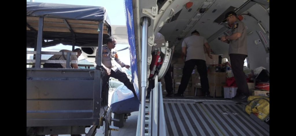 Bantuan Kapolri Tiba di Labuan Bajo, Logistik Disiapkan untuk Warga Terdampak Gempa Flores