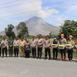 Gunung Sinabung Berstatus Siaga, 176 Personel Polri Dikerahkan untuk Layani dan Lindungi Masyarakat