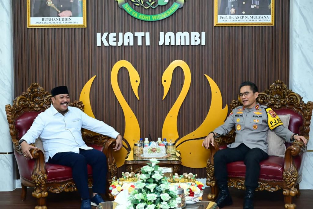 Kapolda Jambi Hadir Langsung ke Kejati, Sampaikan Ucapan Selamat Hari Lahir Kejaksaan RI