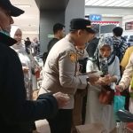 Polresta Bandara Soetta Bersama Stakeholder Berbagi Snack dan Minuman di Bandara Soetta