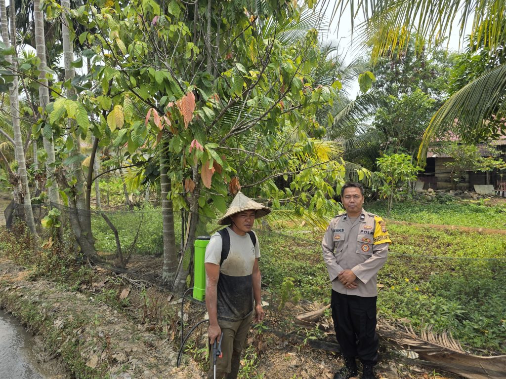 Bhabinkamtibmas Polsek Lebong Tengah Ajak Warga Cegah Karhutla