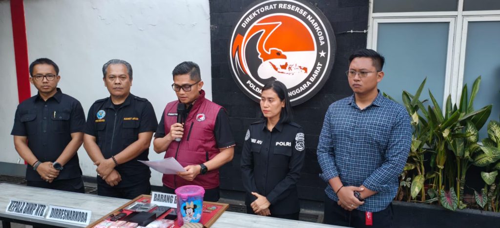 Operasi Gabungan Polda NTB Gerebek Dugaan Sarang Narkoba di Mataram, Sabu 51,58 Gram Disita