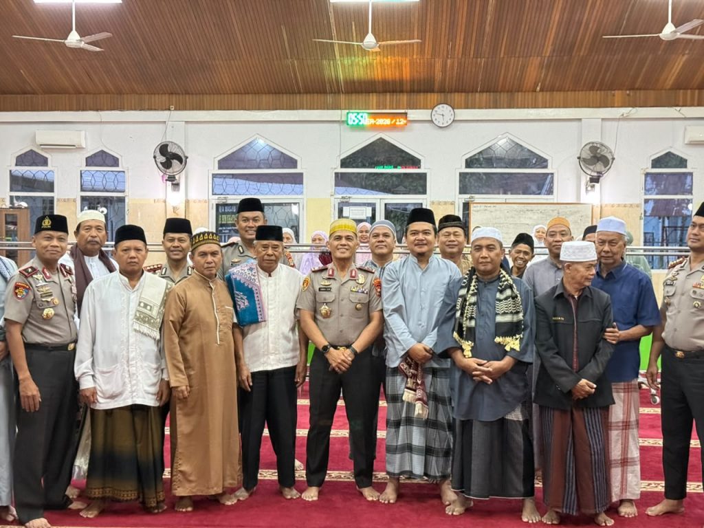 Melalui Subuh Keliling, Kapolda Bengkulu Pererat Kedekatan dengan Masyarakat di Masjid Umar Bin Khatabb Bengkulu