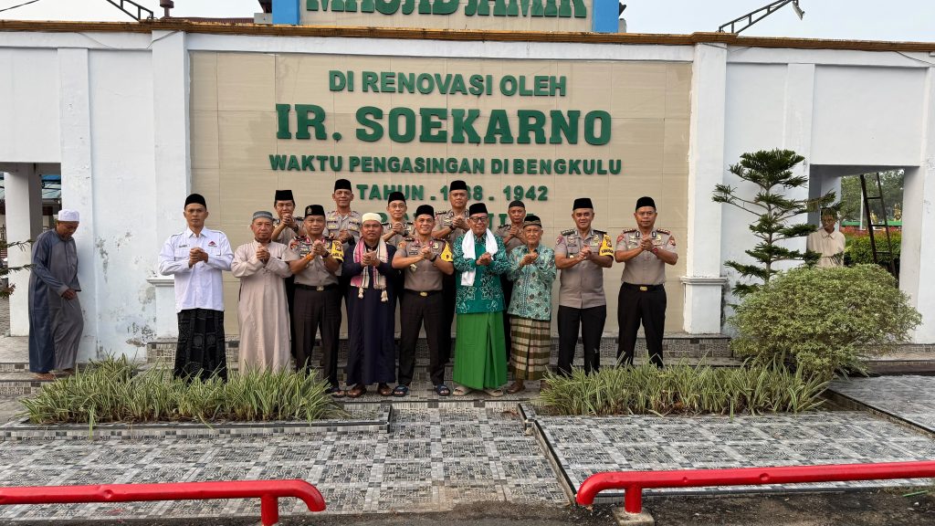 Kapolda Bengkulu Turun Langsung Serap Aspirasi Warga, Quick Wins Subuh Keliling Perkuat Polisi Bersama Masyarakat